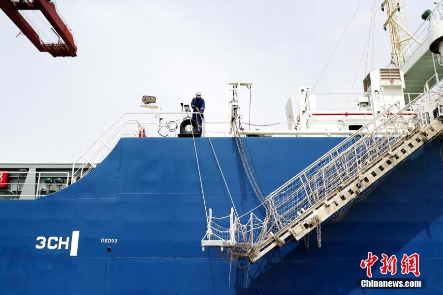 Primeiro navio porta-contêiner não tripulado da China realiza viagem inaugural