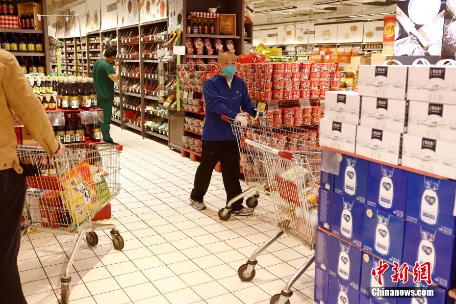 Shanghai: lojas e supermercados retomam operações gradualmente