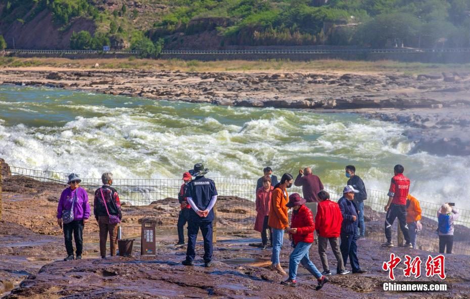 Galeria: paisagem rara aparece na cachoeira Hukou no rio Amarelo 