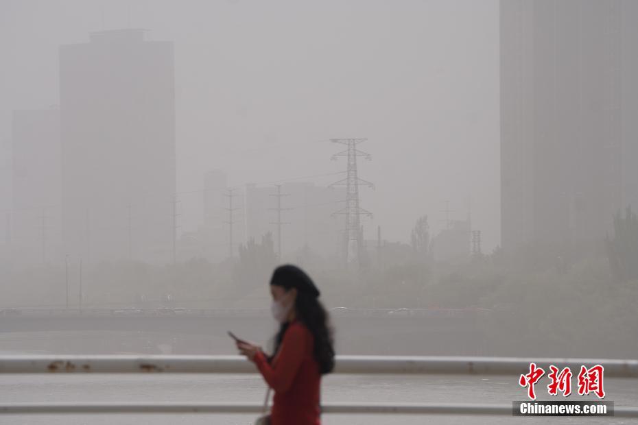 Tempestade de areia atinge noroeste da China