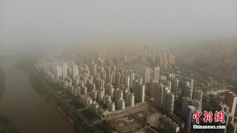 Tempestade de areia atinge noroeste da China