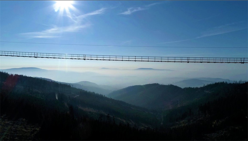 República Tcheca: mais longa ponte suspensa do mundo é concluída com 721m de comprimento