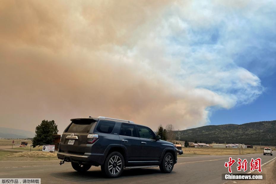 EUA: incêndio nas montanhas continua a se espalhar pelo Novo México