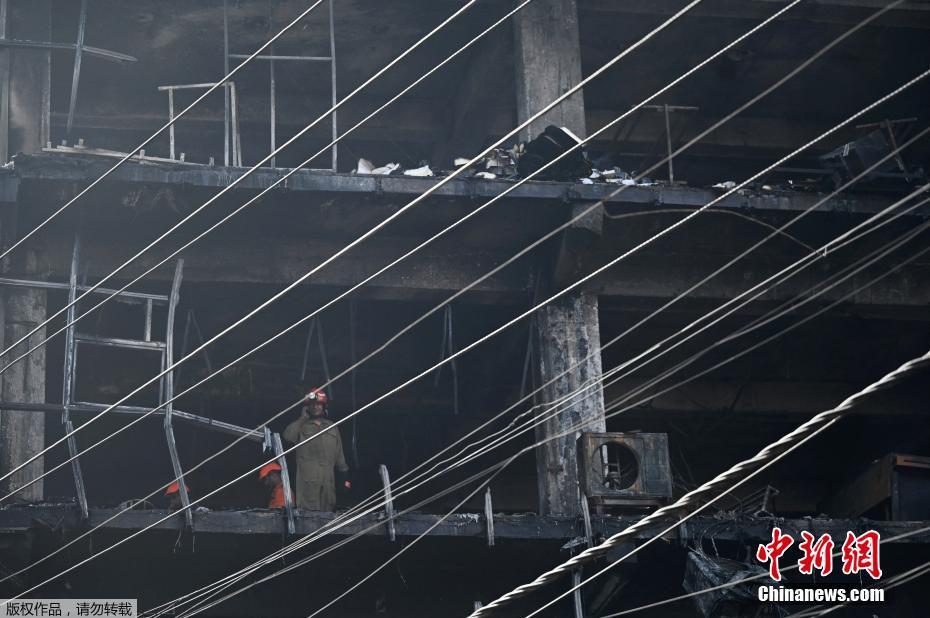 Índia: sobe para 27 o número de mortes em incêndio em prédio na capital indiana