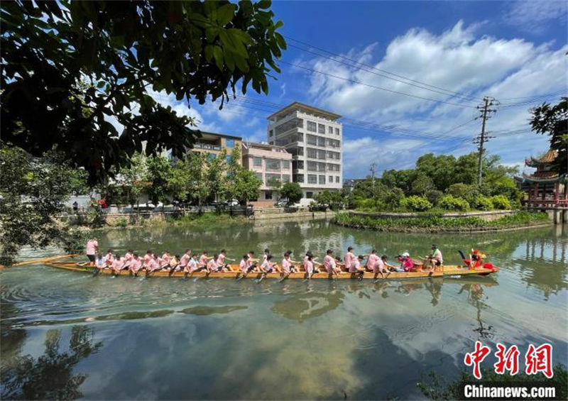 China recebe Festival do Barco-Dragão em todo o país