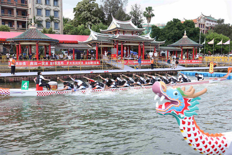 Corrida de barcos-dragão constrói ponte de intercâmbio através do Estreito de Taiwan