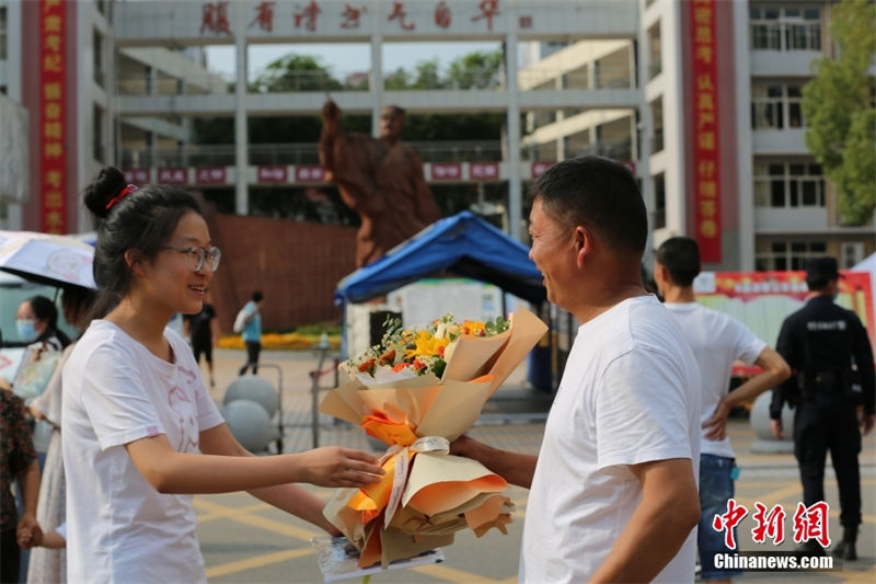 Vestibular nacional é concluído em várias partes da China