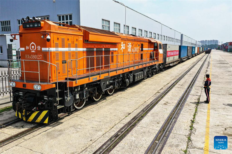 Estação Ferroviária Leste de Shenyang recebe partida do 100º trem de carga China-Europa 