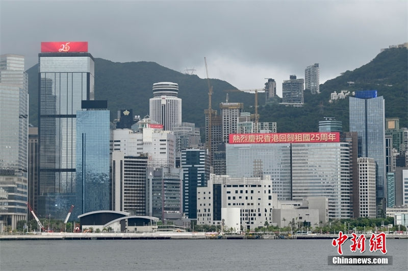 Galeria: atmosfera comemorativa às vésperas do 25º aniversário do retorno de Hong Kong à pátria