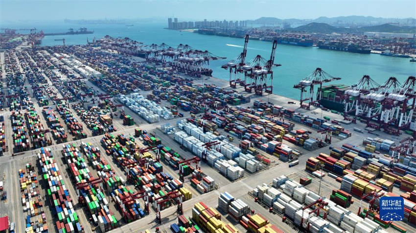 Porto de Qingdao registra aumento do volume de mercadorias transacionadas com países do BRICS