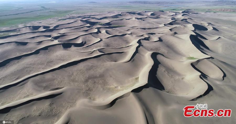 Galeria: paisagem desértica de verão em Xinjiang