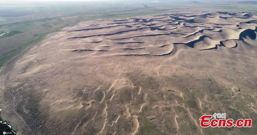 Galeria: paisagem desértica de verão em Xinjiang