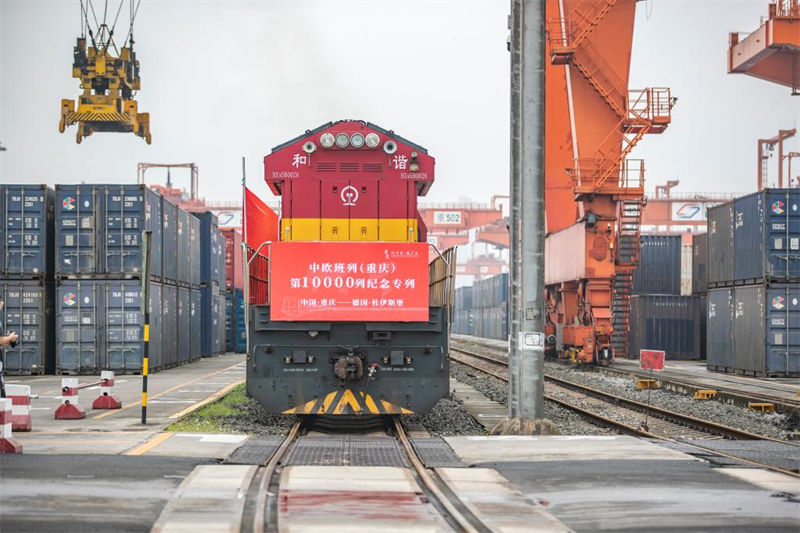 China: primeira ferrovia de mercadorias China-Europa supera marca das 10.000 viagens