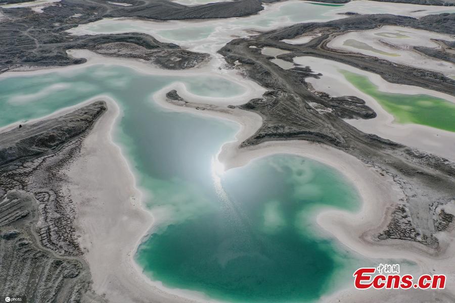 Cenário deslumbrante do lago de Dachaidan em Qinghai