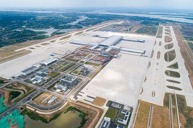 Primeiro aeroporto de hub de carga profissional da Ásia entra em operação no centro da China