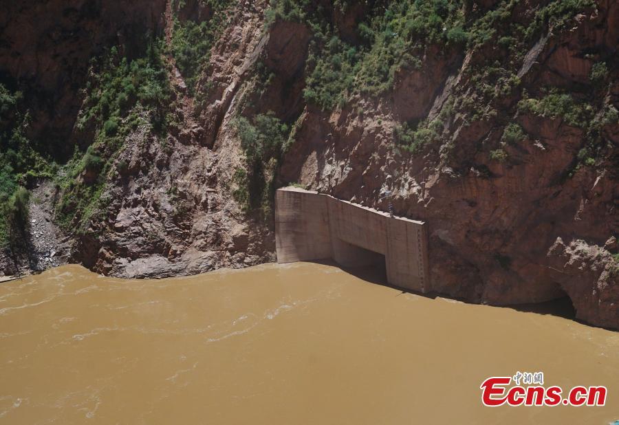 Usina Hidrelétrica de Maerdang em construção em Qinghai