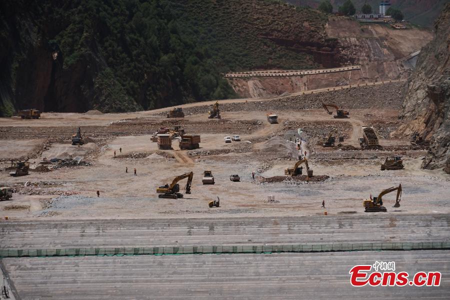 Usina Hidrelétrica de Maerdang em construção em Qinghai