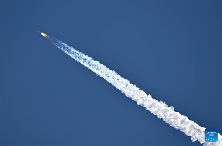 China lança primeiro módulo de laboratório da estação espacial