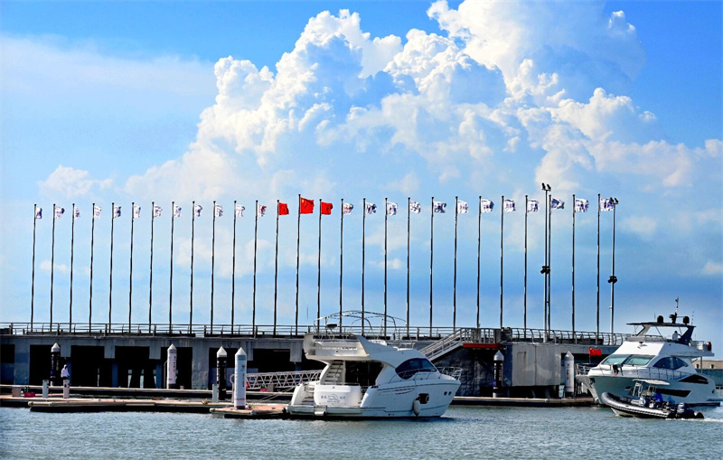 Hainan realiza exposição de iates durante 2ª Exposição Internacional de Produtos de Consumo da China