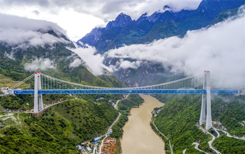 Construção da ferrovia Lijiang-Shangri-la segue em andamento