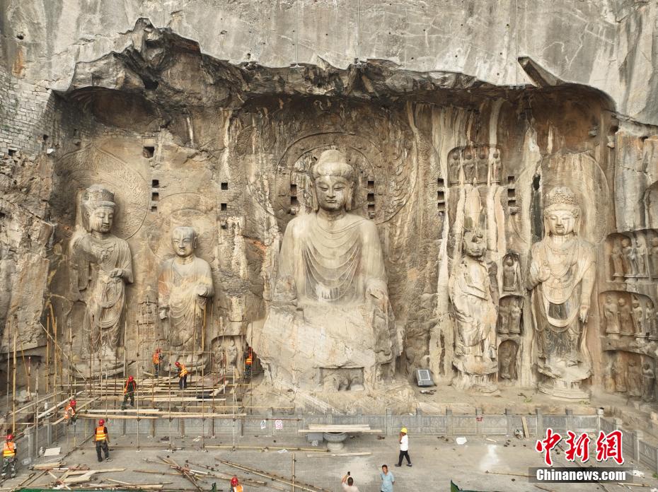 Luoyang: reconstrução do Buda Losananas nas Grutas Longmen é concluída