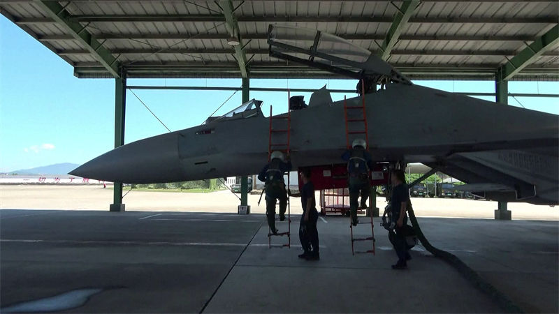 Comando do Teatro Oriental do ELP continua exercícios conjuntos em torno de Estreito de Taiwan 