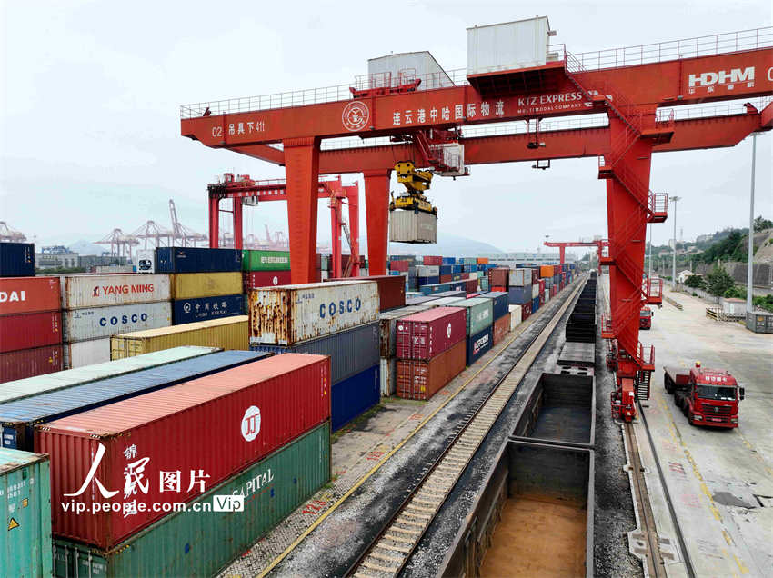 Lianyungang: transporte intermodal marítimo-ferroviário promove desenvolvimento da iniciativa “Cinturão e Rota”