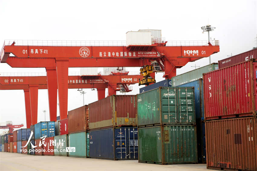 Lianyungang: transporte intermodal marítimo-ferroviário promove desenvolvimento da iniciativa “Cinturão e Rota”