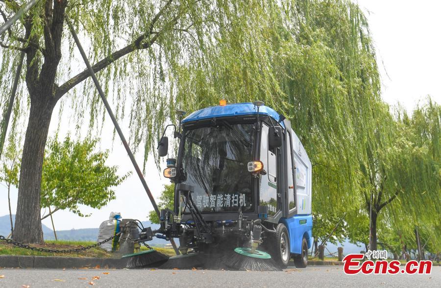 Robô de saneamento 5G não tripulado trabalha em Hangzhou