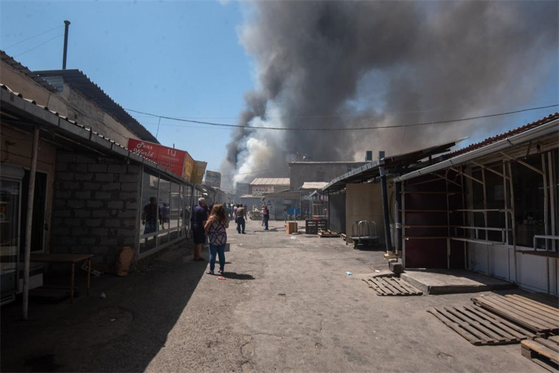 Explosão no centro comercial armênio causa 1 morte