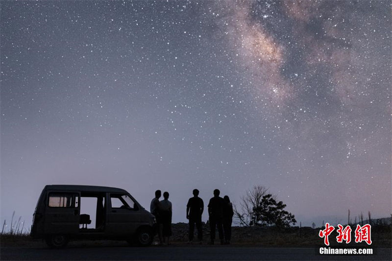 Galeria: céu estrelado de reserva nacional natural de Shennongjia no centro da China