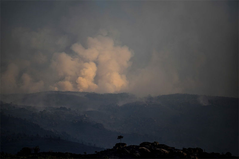 Portugal: incêndio nas montanha devasta cerca de 15 mil hectares de terra