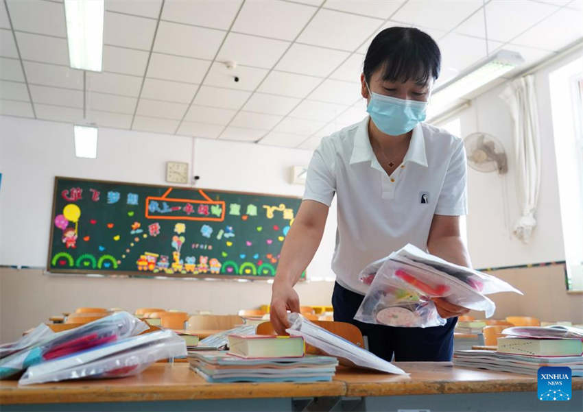 Escolas em Beijing preparam-se para novo ano letivo