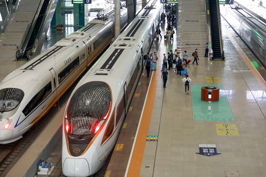 Ferrovia chinesa desloca 440 milhões de passageiros durante o verão