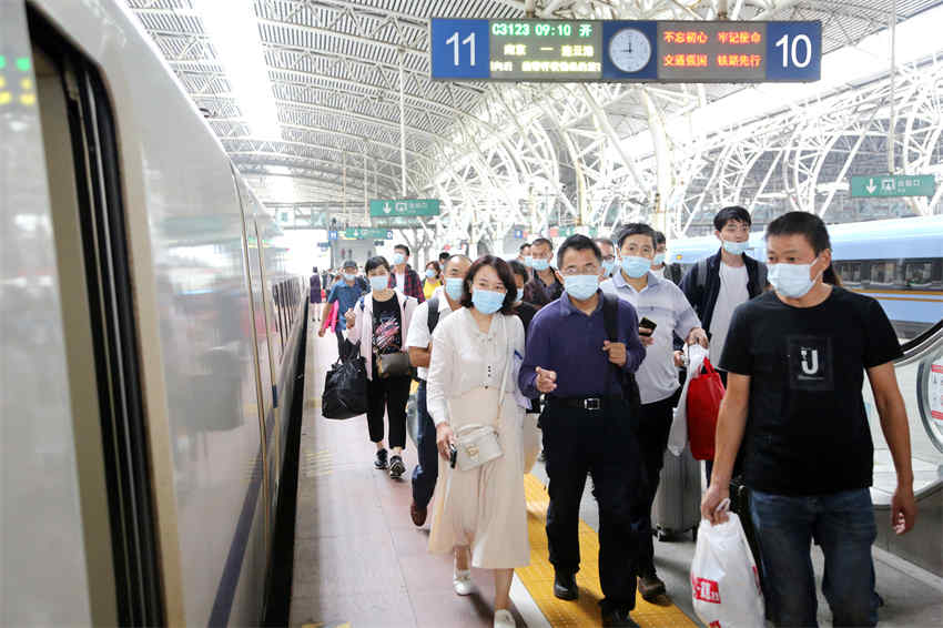 Ferrovia chinesa desloca 440 milhões de passageiros durante o verão