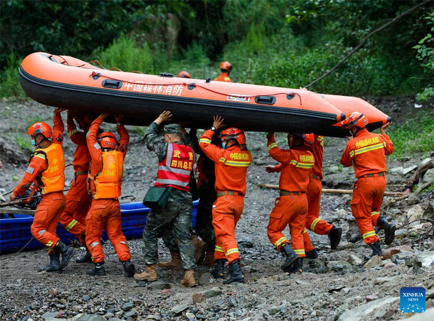 Esforços de resgate seguem em andamento em Sichuan
