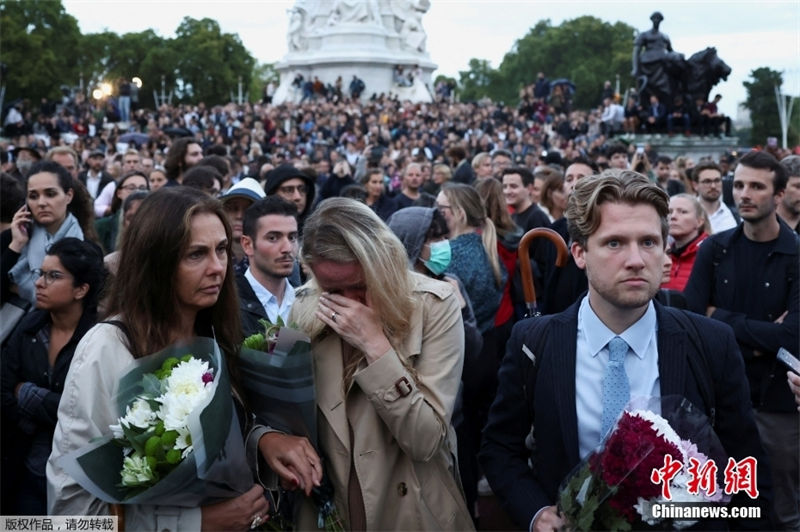 Britânicos de luto pela morte da rainha Isabel II