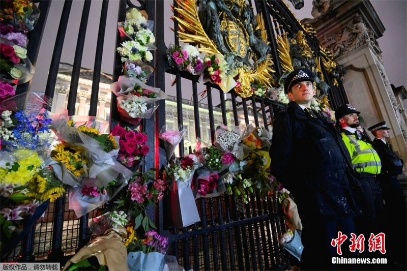 Britânicos de luto pela morte da rainha Isabel II