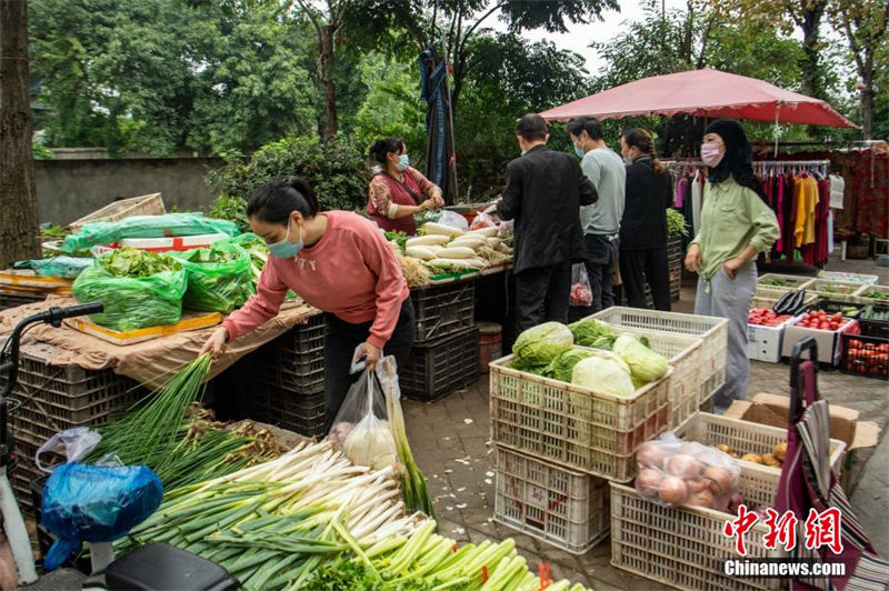 Chengdu retoma vida normal após o controle do novo surto de Covid-19