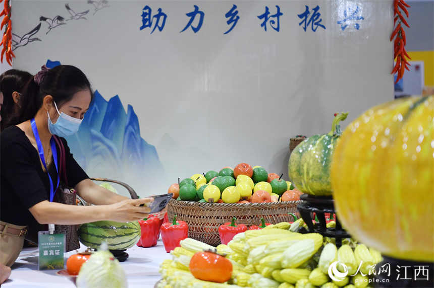 Galeria: peças de cerâmica no formato de frutas e legumes são um sucesso em Jingdezhen