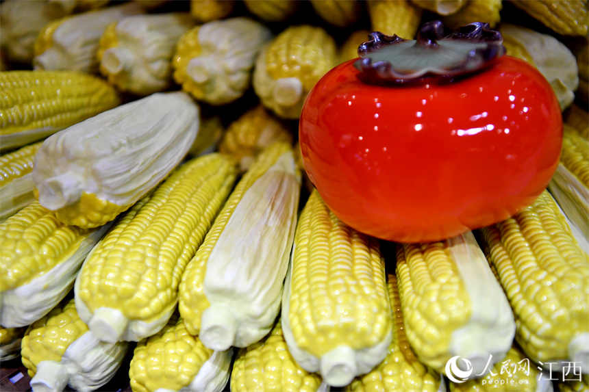 Galeria: peças de cerâmica no formato de frutas e legumes são um sucesso em Jingdezhen