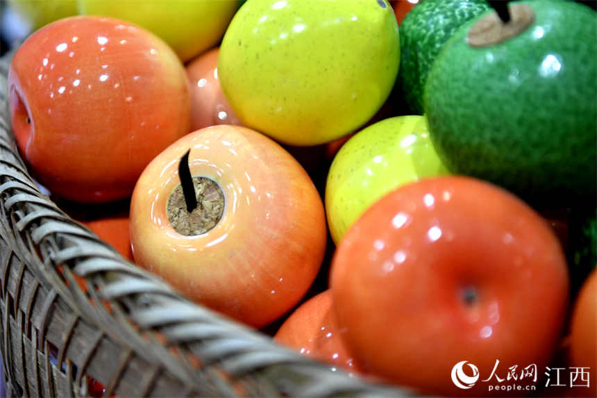Galeria: peças de cerâmica no formato de frutas e legumes são um sucesso em Jingdezhen