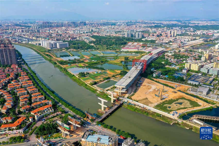 Dongguan constrói uma via expressa de dois andares conservando recursos terrestres