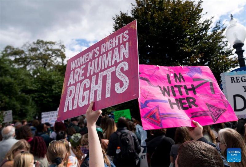 Manifestantes protestam em cidades dos EUA pelo direito ao aborto