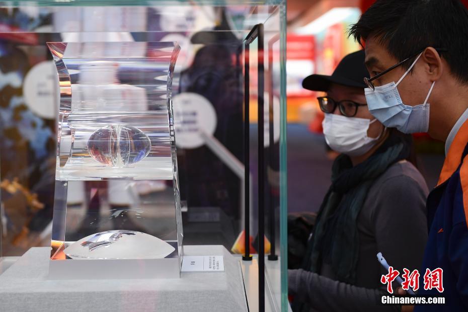 Exposição temática atrai visitantes na capital chinesa