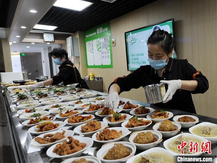 Jilin abre restaurantes em comunidades para idosos