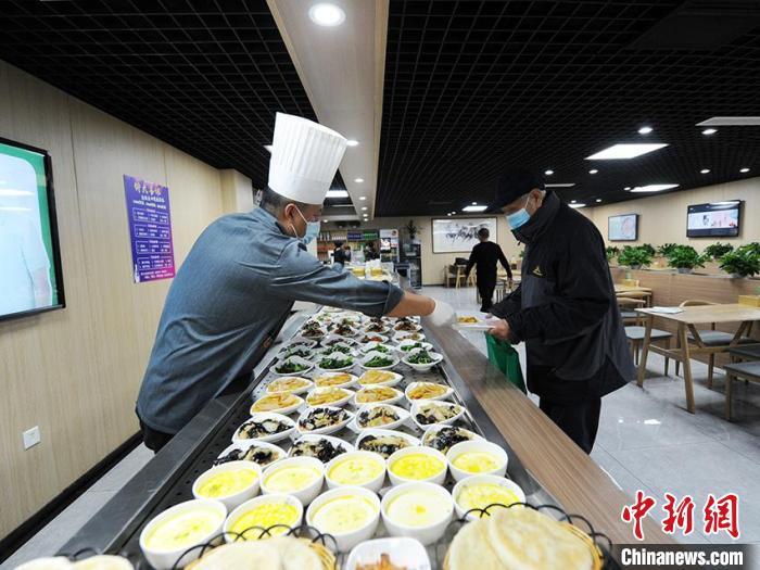 Jilin abre restaurantes em comunidades para idosos