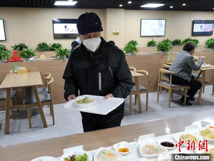 Jilin abre restaurantes em comunidades para idosos