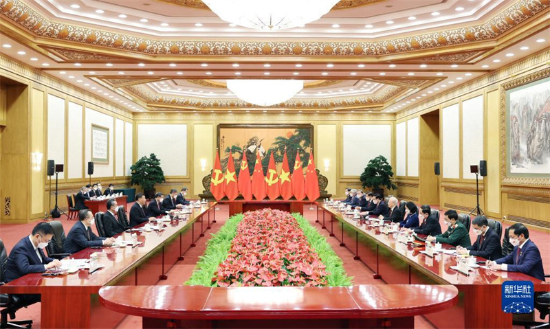 Xi Jinping realiza conversações com chefe do Partido Comunista do Vietnã