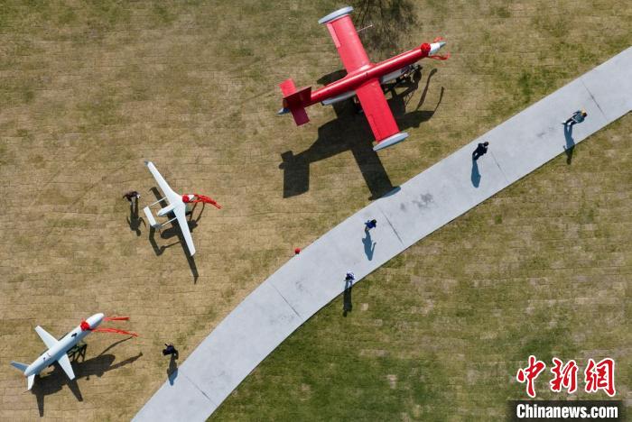 15 tipos de aviões são instalados na Universidade de Aeronáutica e Astronáutica de Nanjing